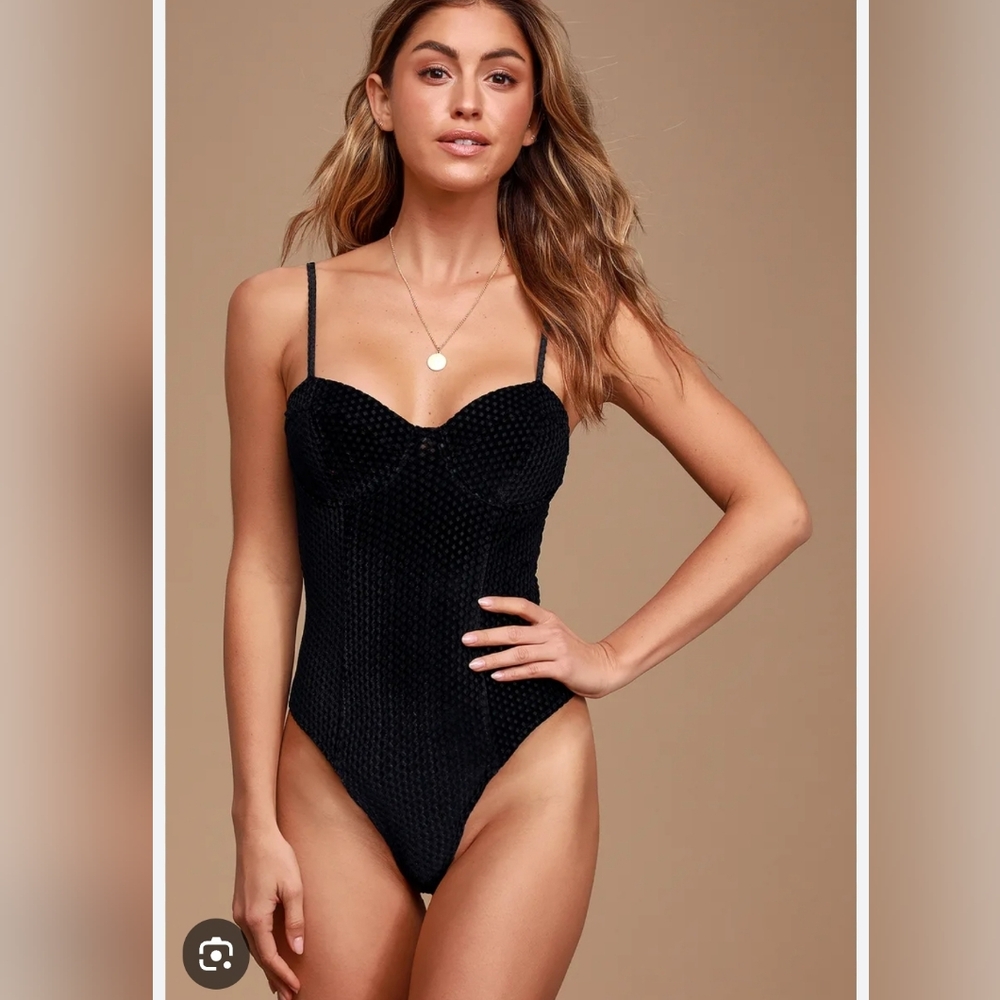 Nwt Lulus Flirty Feelings Black Velvet Bustier Bodysuit Size M